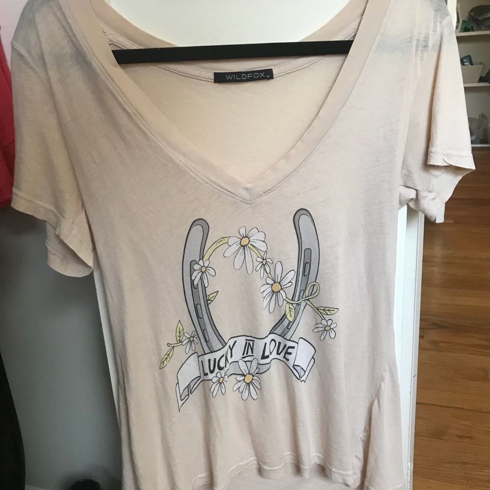 WILDFOX “lucky in love” shirt ♥️